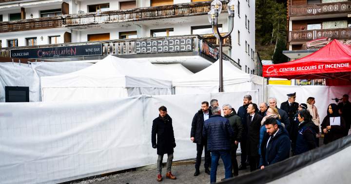 Kibirkščiuojantys raketai ant šampano butelių pakurstė mirtiną gaisrą Šveicarijos bare: pareigūnai – Nacionalinis