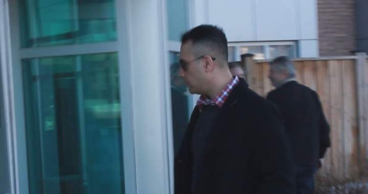 Iranas, kuriam gresia deportacija dėl sankcijų vengimo, bando paremti motiną imigruoti