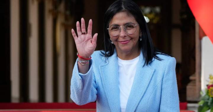 JAV panaikino sankcijas Venesuelos prezidento pareigas einantis po to, kai Maduro buvo sučiuptas